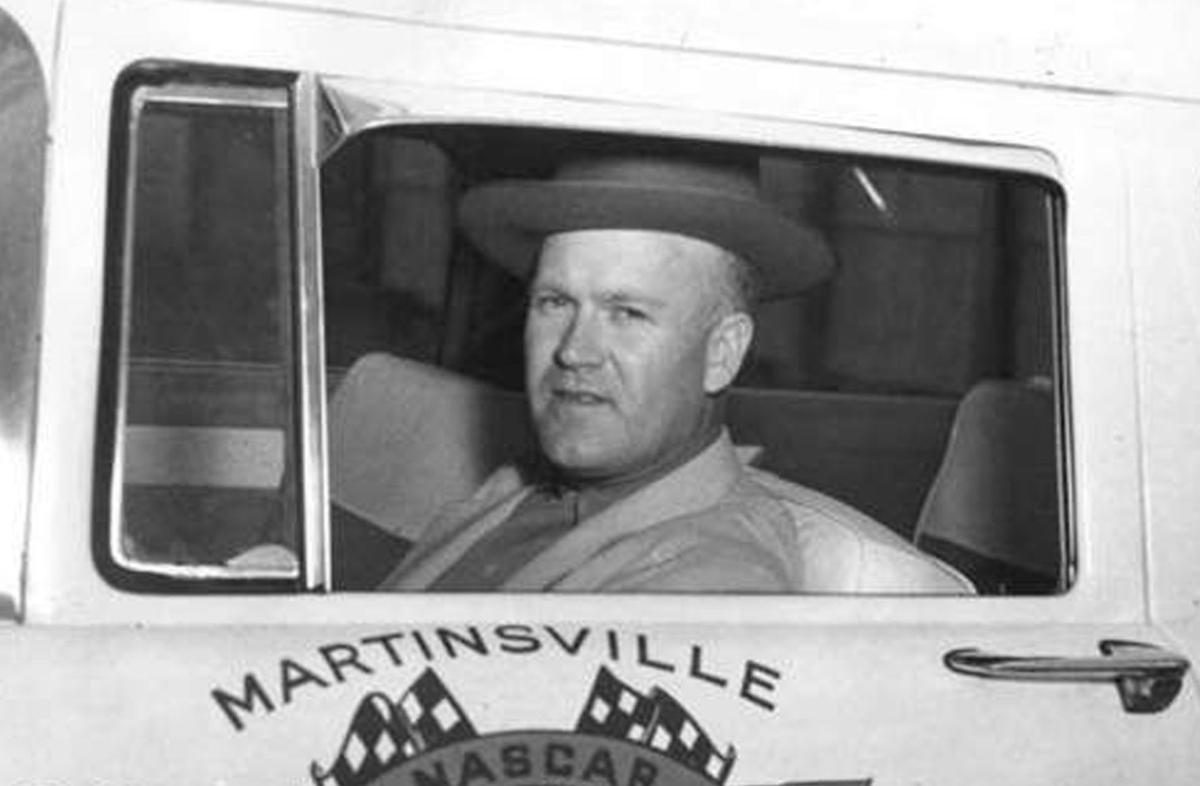 Speedway Founder And Nascar Pioneer Earles Recognized At Hall Of Fame Sports News Martinsvillebulletin Com
