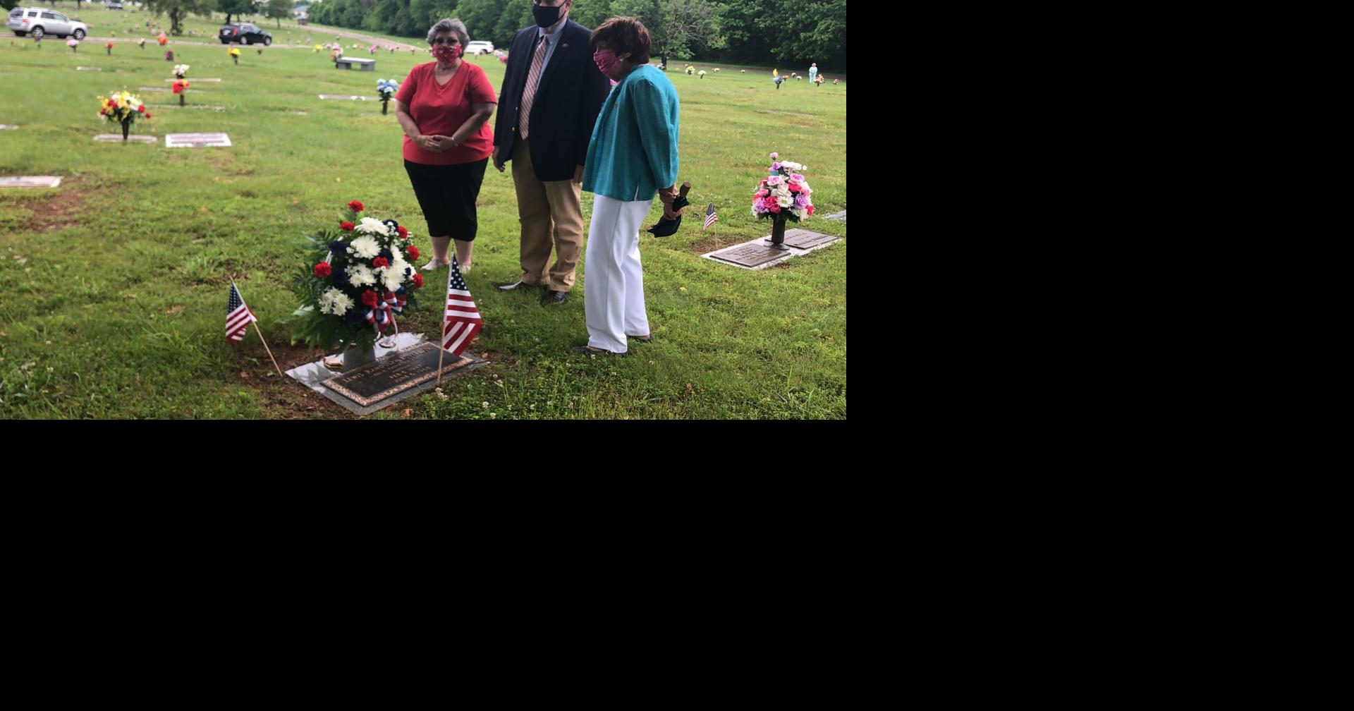 Memorial Day service at Roselawn Chapel Funeral Home and Burial Park