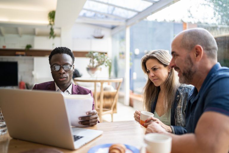 Are Cash Offers Really Better for Home Sellers?