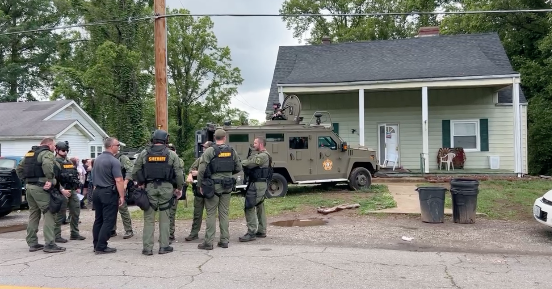 SWAT team conducts drug bust on Rivermont Heights