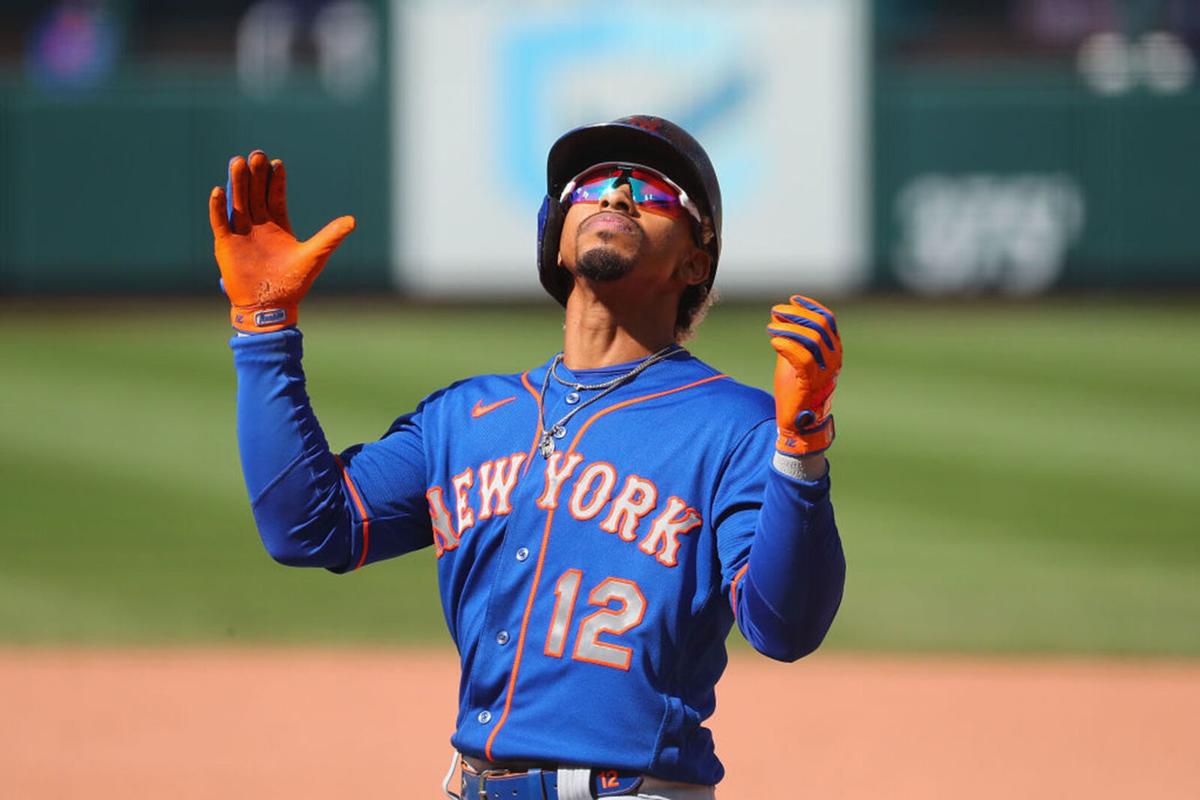 Francisco Lindor #12 of the New York Mets celebrates after singling against the St. Louis Cardinals in the ninth inning at Busch Stadium on May 6, 2021 in St Louis, Missouri.