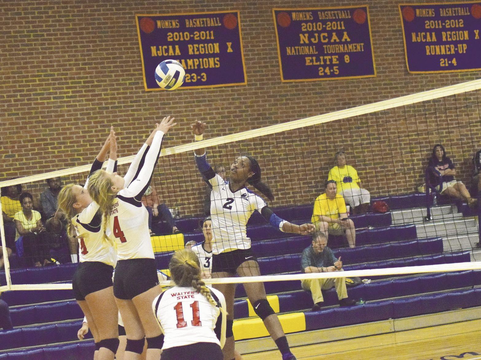 Patrick Henry Community College Volleyball Splits Doubleheader
