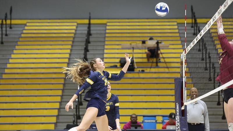 Women’s volleyball defeated by Bridgewater [RV] on Senior Day