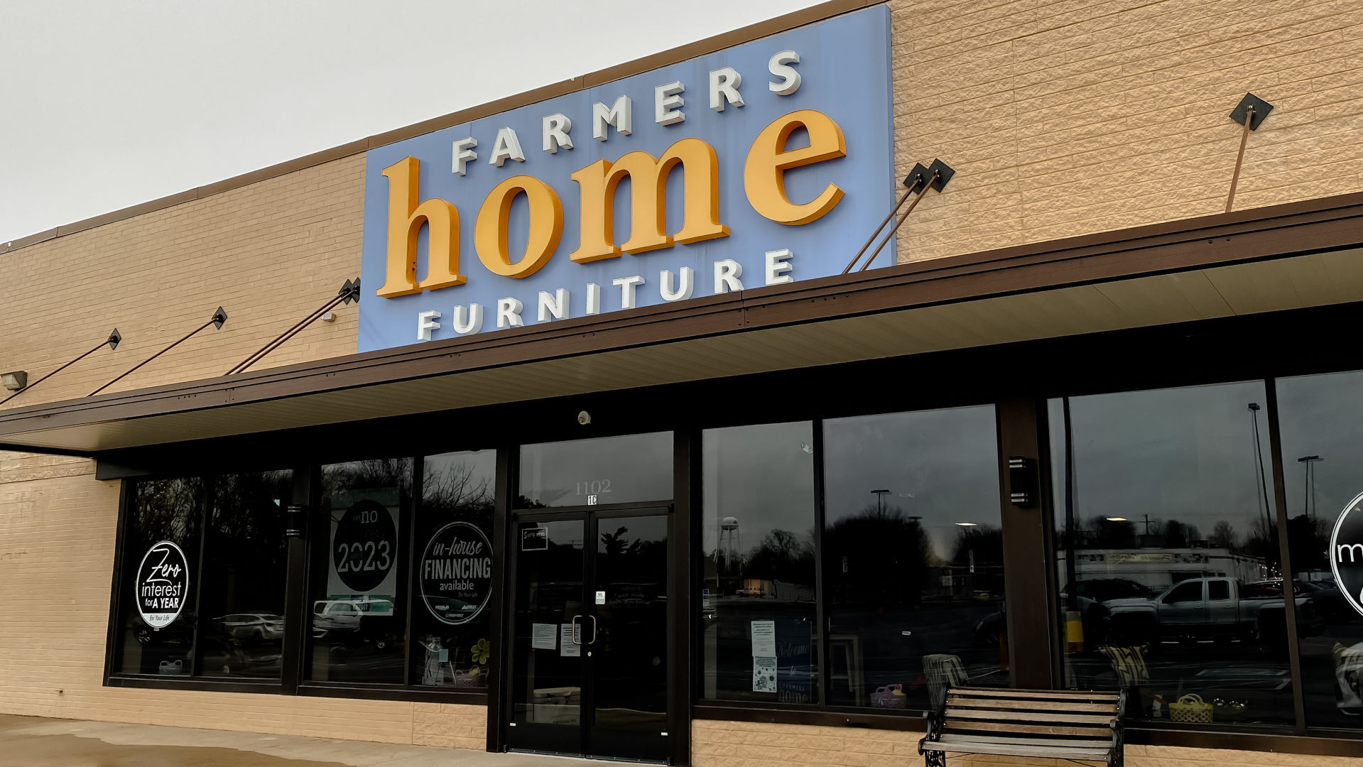 Farmers furniture deals store near me