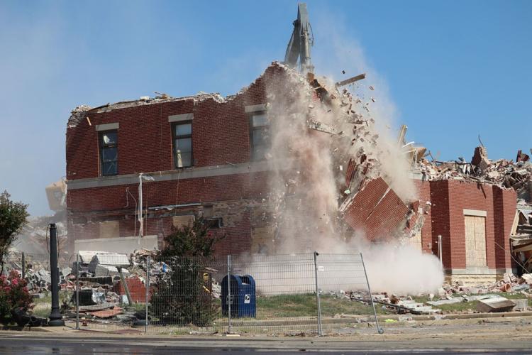 Tearing down of the Graves County Courthouse News mayfield