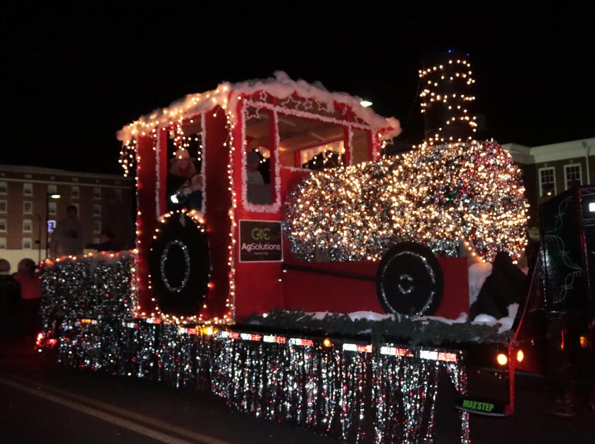 Mayfield Kentucky Christmas Parade 2022 Merry And Bright | News | Mayfield-Messenger.com