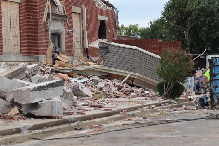 Tearing down of the Graves County Courthouse News mayfield