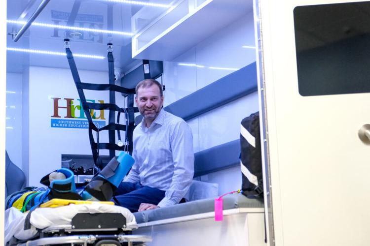Virginia First Gentleman Visits Higher Ed Center to Learn About Regional STEM Initiatives