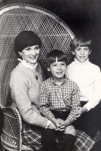 Susie Lynch with her children (copy)