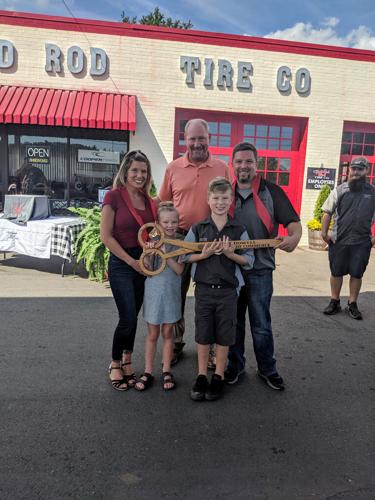 McDowell Chamber cuts ribbon for Twisted Rod Tire