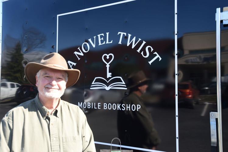 031226-hdr-news-mobileshop-p1