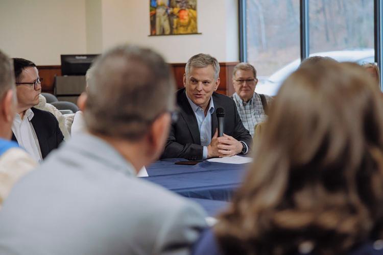 Governor in Marion 2.jpg