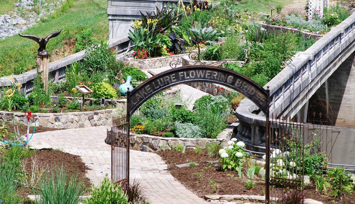 Lake Lure Flowering Bridge Celebrates 5 Years In Bloom Latest Headlines Mcdowellnews Com