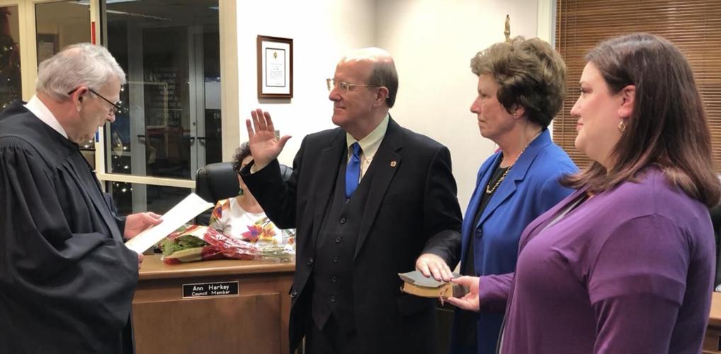 Marion’s mayor, council members take the oath at Tuesday meeting