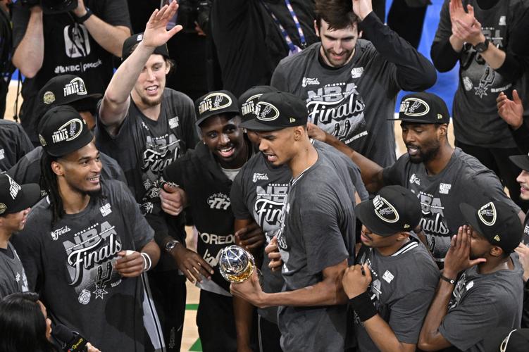 BASKETBALL-NBA-OKC-SAS/