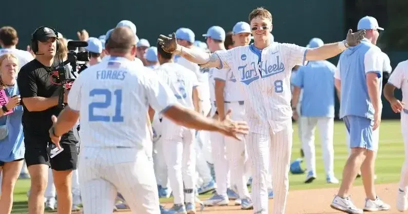 UNC baseball gets walk-off win to make College World Series