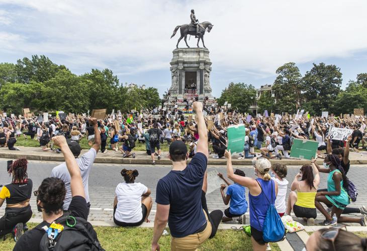 Protesters at Lee Monument