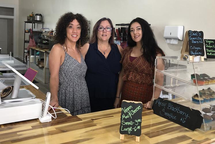 Reese’s Delectables serves sandwiches, smoothies, salads in downtown Marion