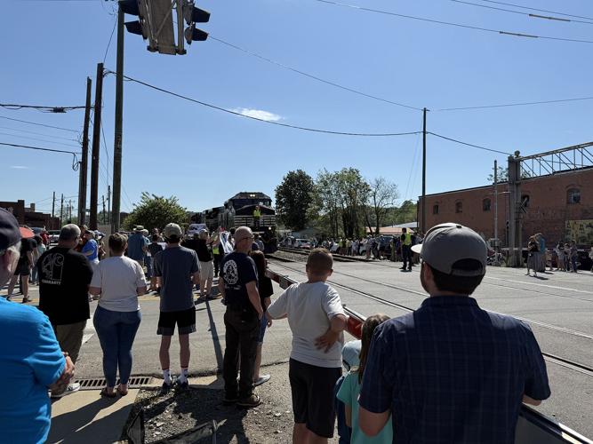 Train returns to Old Fort 5.jpeg