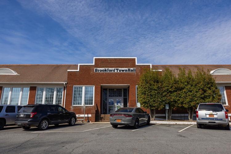 012925-hdr-news-brookfordpd-p3