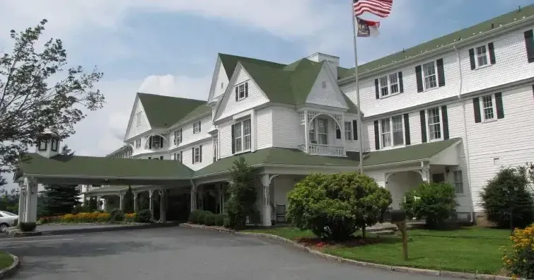 Blowing Rock's historic Green Park Inn partners with Charlotte restaurant group for fresh start