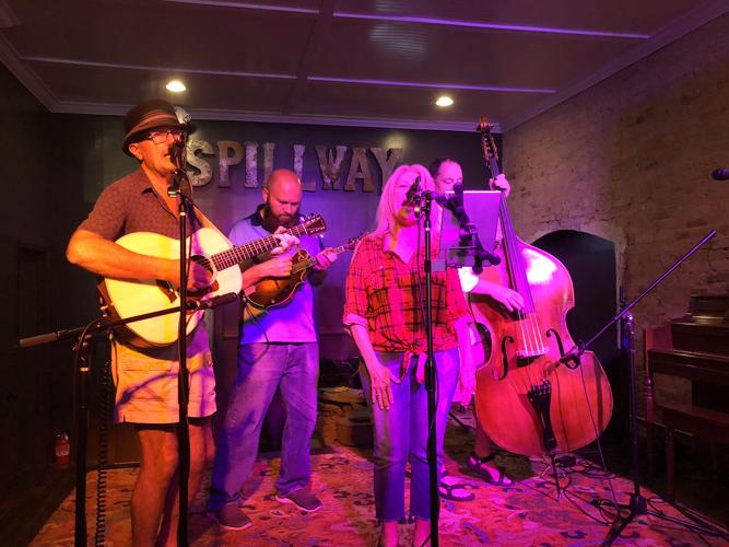 Spillway closing 2.jpg