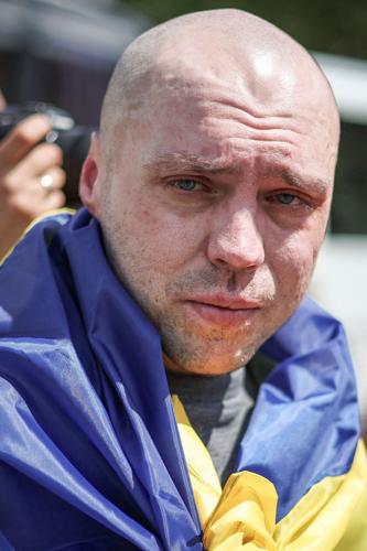 Ukrainian prisoners of war return home after a swap