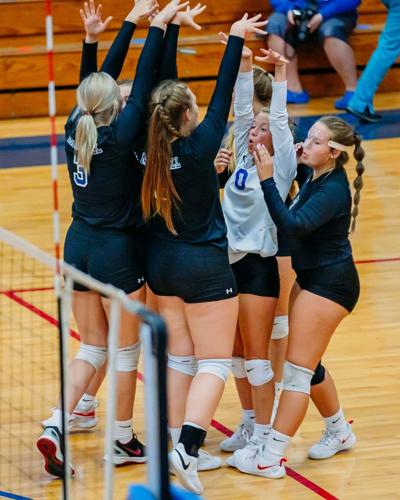 Lady Titans still looking for first volleyball win
