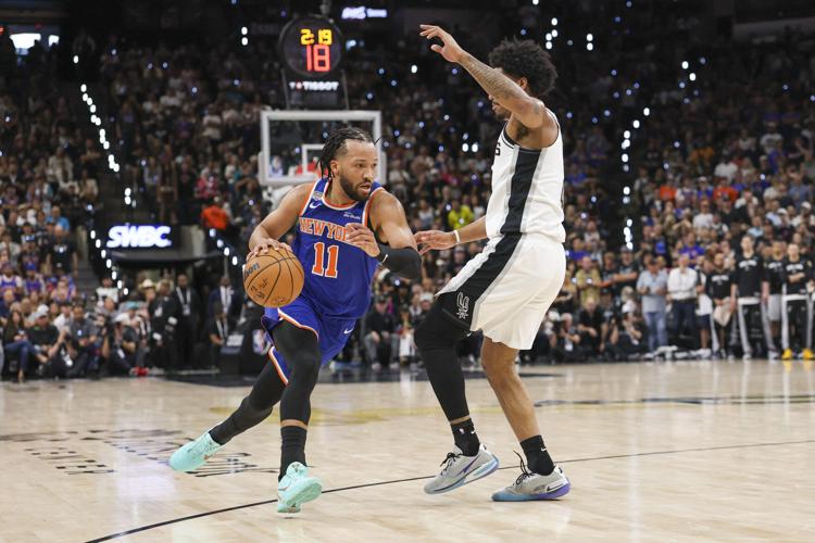 BASKETBALL-NBA-SAS-NYK/