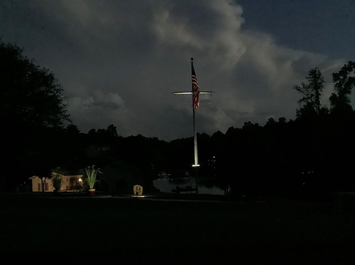 072524-hdr-news-flagpole-p1