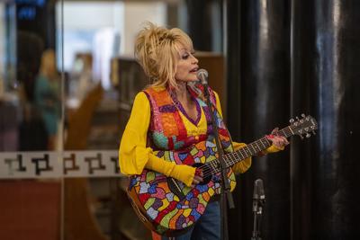 ENTER-MUS-PARTON-IMAGINATION-LIBRARY-CALIF-PH