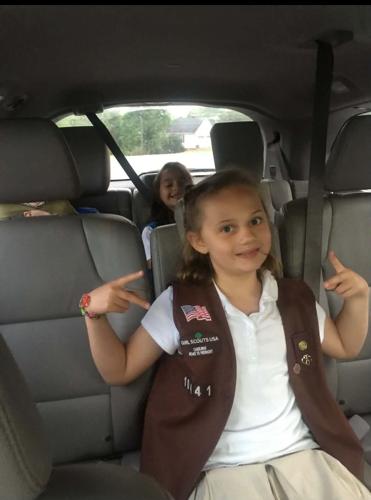 01xx26-hdr-news-girlscoutbook-p3