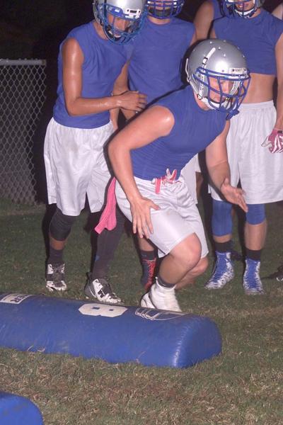 Moonlight madness: Titans kick off 2015 season with 12:01 practice
