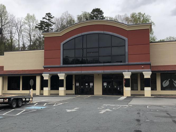 Marion City Square remains closed after partial roof collapse