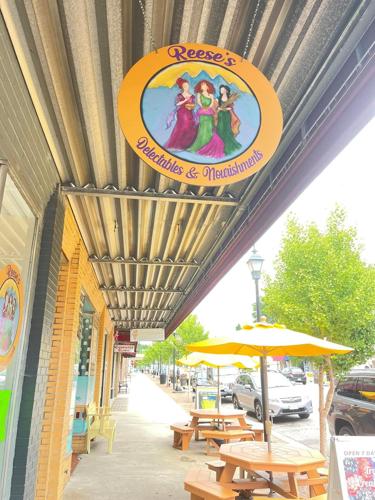 Reese’s Delectables serves sandwiches, smoothies, salads in downtown Marion