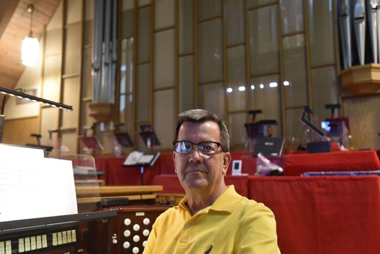 072126-hdr-news-organist-p2
