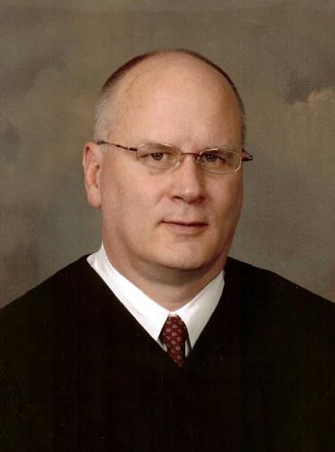 Davis eyes Superior Court judgeship