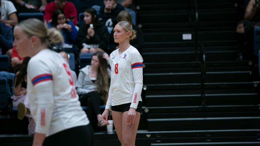 King Women’s Volleyball Falls in Straight Sets at Lee University