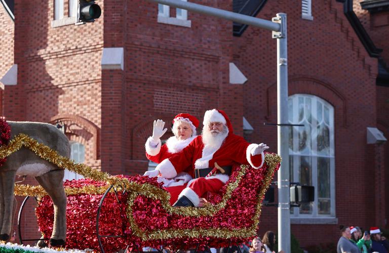 Marion Christmas parade 1.jpg