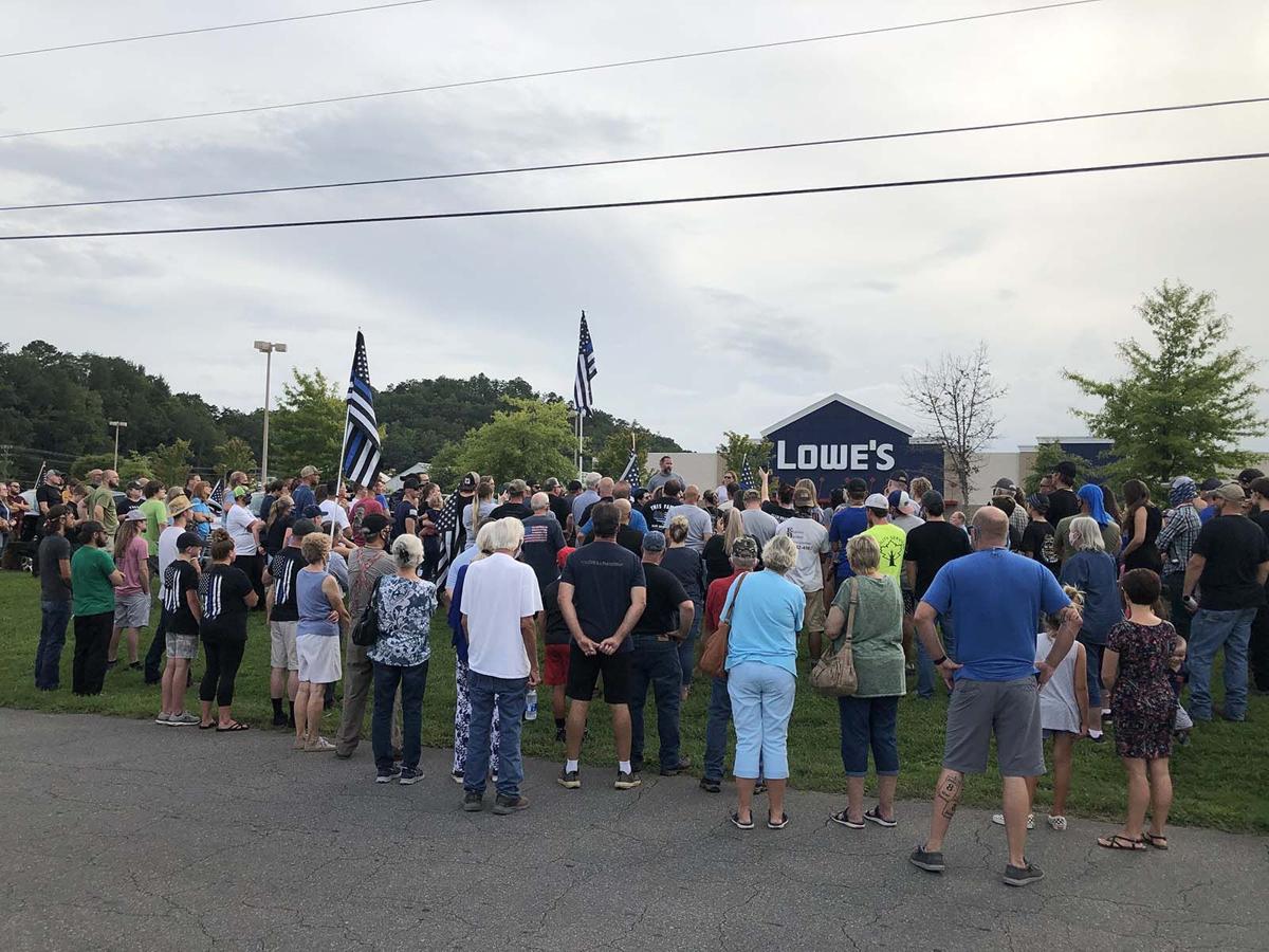 Update Hundreds Gather At Lowe S In Marion After Employee Reprimanded For Pro Police Mask Latest Headlines Mcdowellnews Com Update Hundreds Gather At Lowe S In Marion After Employee Reprimanded For Pro Police Mask Latest Headlines Mcdowellnews Com