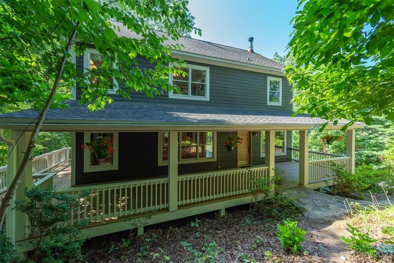 3 Bedroom Home in Black Mountain 644,000