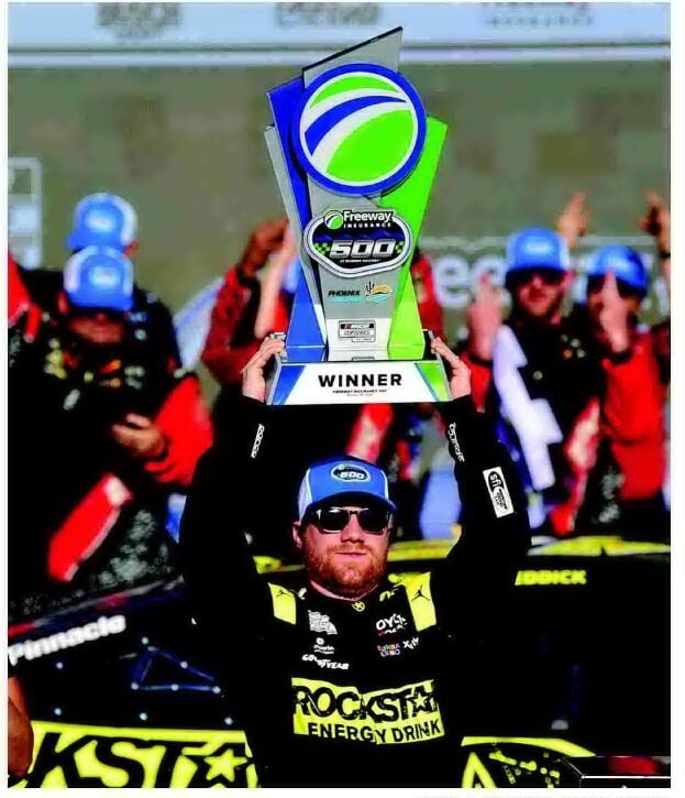 Reddick wins race with bold maneuver