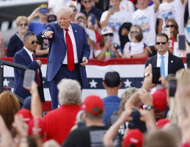 Trump pointing in Asheboro