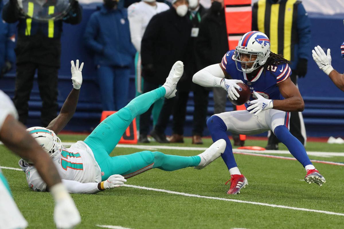 NFL Sunday Roundup: Bills earn heartfelt win, Eagles lock up NFC's top seed