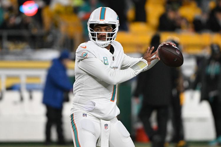 FOOTBALL-NFL-PIT-MIA/
