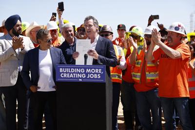 US-NEWS-STATES-SURPLUS-GET