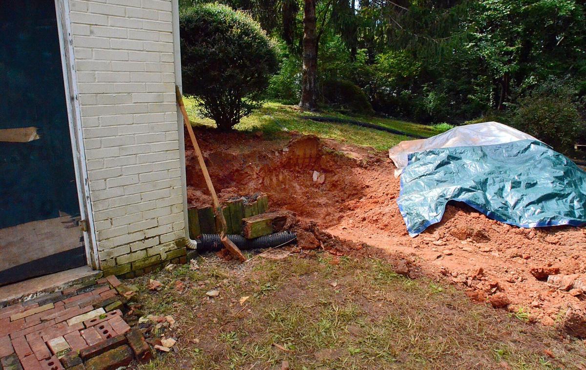 051023-hdr-news-conoverbody-p1