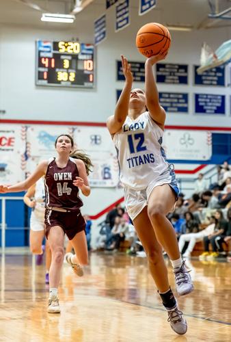 112522-mmn-sports-mhs-hoops-girlsp2.jpg