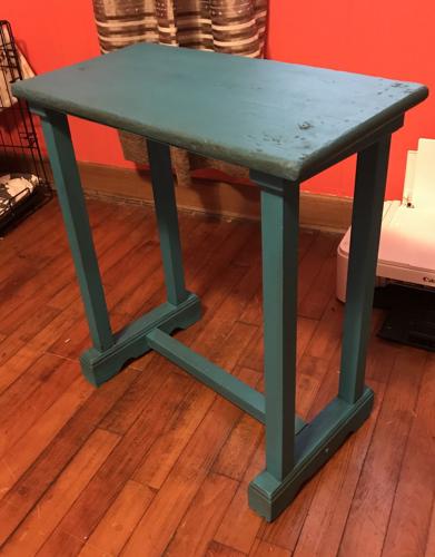 Transforming a throwaway table with chalk paint