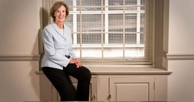 Retired state, federal public servant Linda Combs dies - Vimarsana News